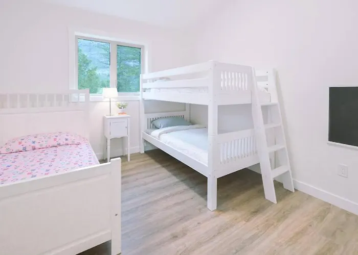 Oasis Getaway, Mins To Lake, King Bed, Dbl Garage